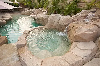 pairing custom hot tubs with hot tub covers